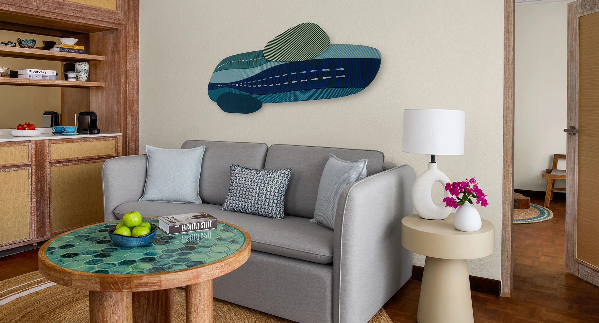 Sunset Beach Villa with Pool — гостиная зона