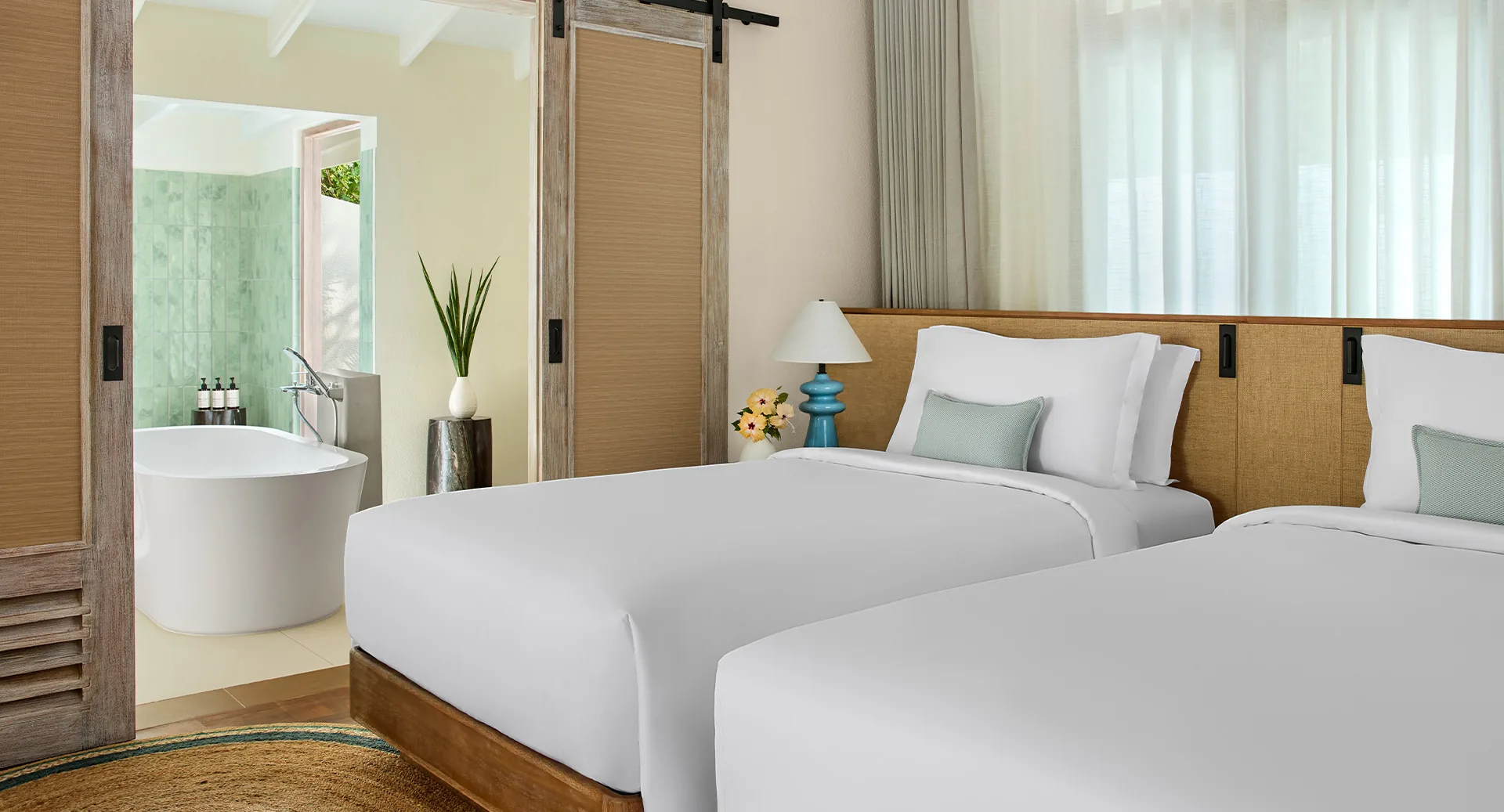 Two Bedroom Reethi Suite with Pool — вторая спальня
