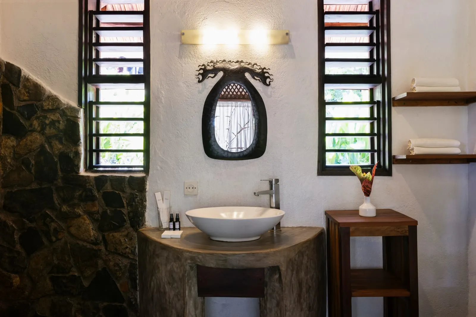 Bathroom basin