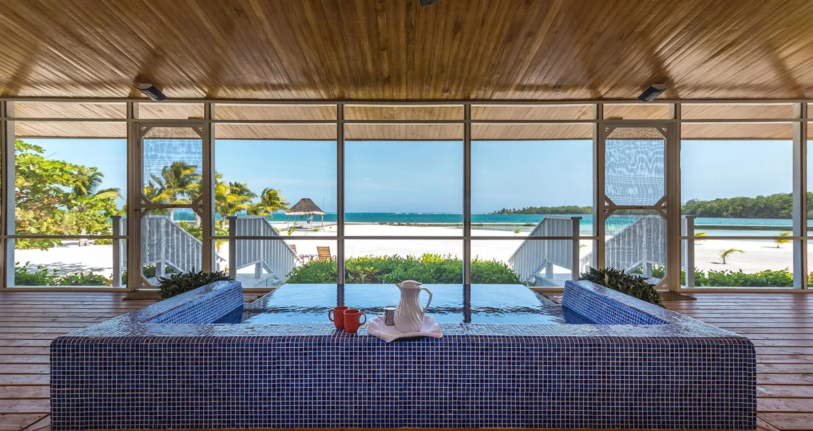 Infinity pool on the veranda facing the sea