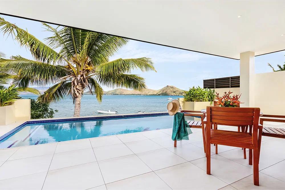 Luxury Ocean View Villa — терраса с бассейном