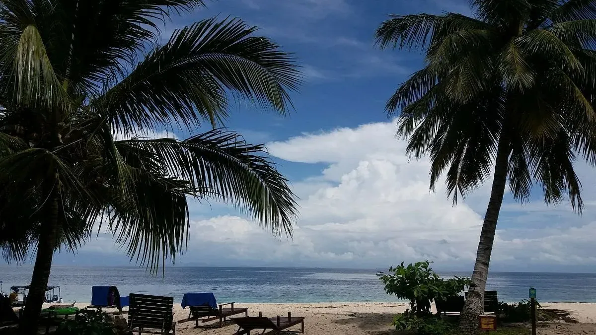 Водные бунгало на закате