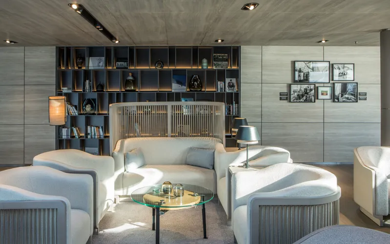 Бар с изысканным интерьером