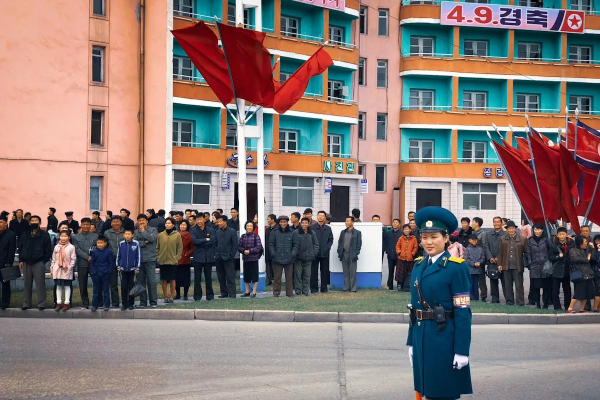 Регулировщица на перекрёстке в Пхеньяне