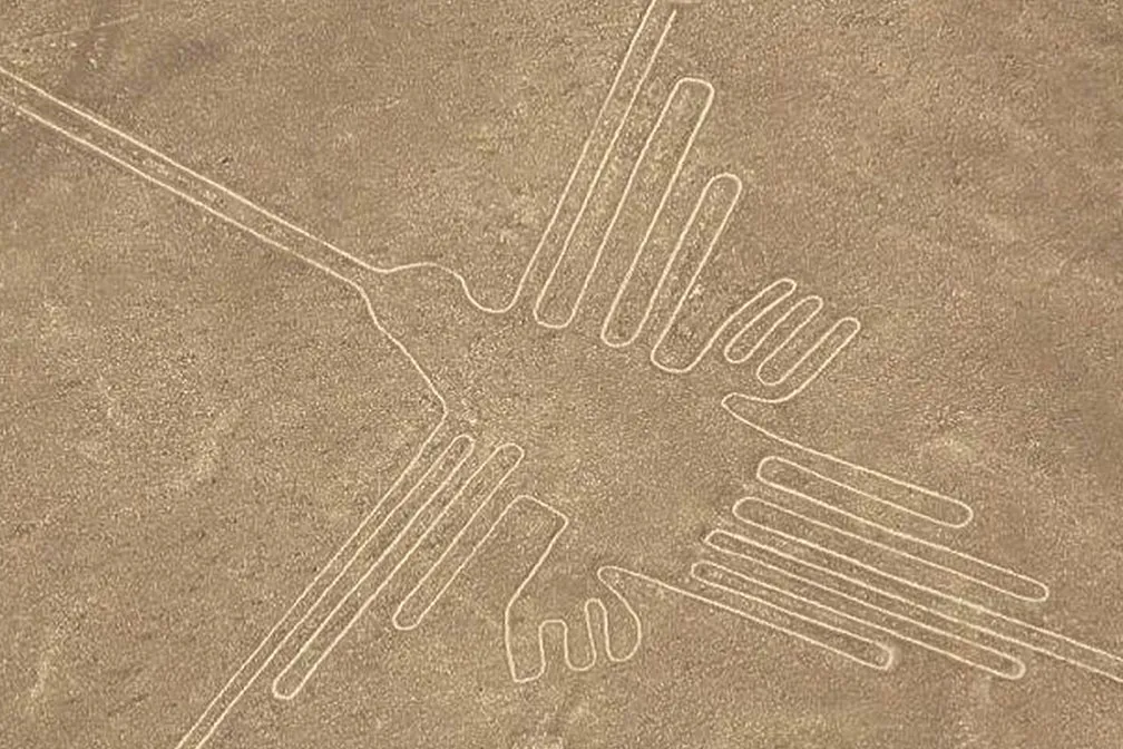 Геоглиф колибри на плато Наска — вид с самолёта