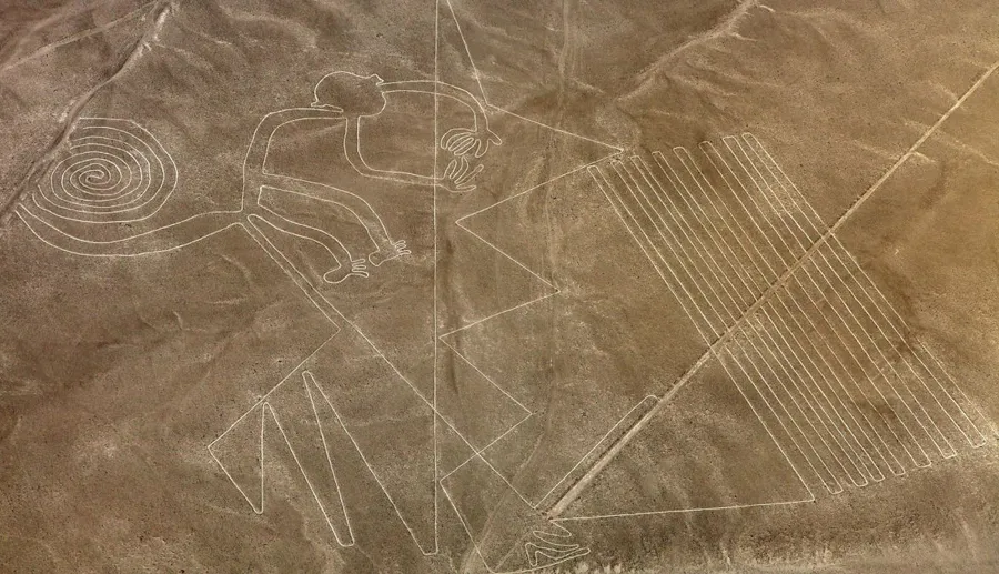 Линии Наска — рисунки в пустыне